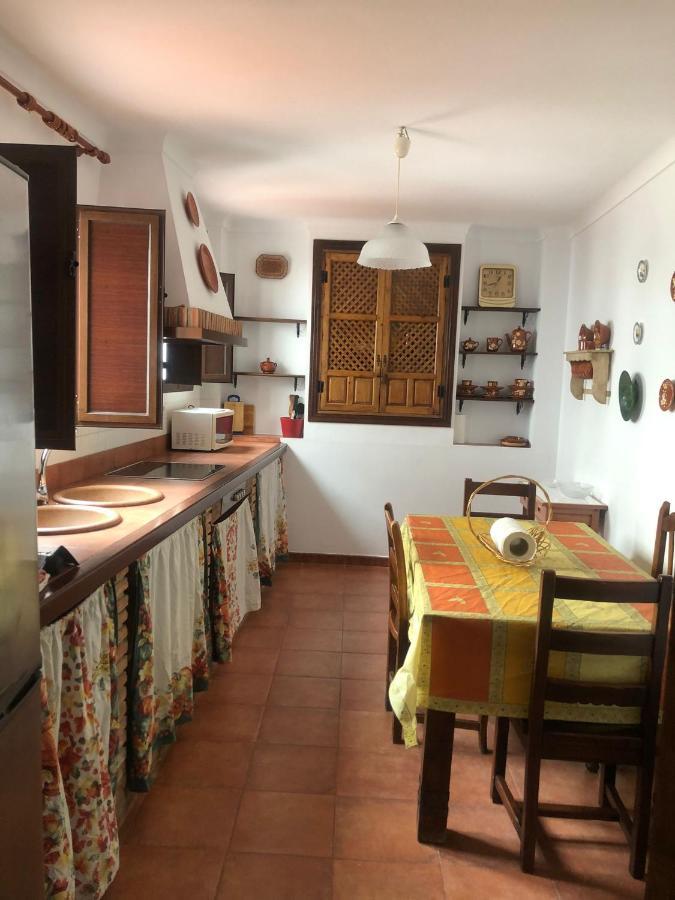 Casa De Tita Dolores กอร์เตส เด ลา ฟรอนเตรา ภายนอก รูปภาพ